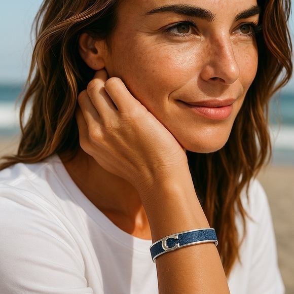 COACHLogo Hinged Bangle Bracelet Blue/Silver